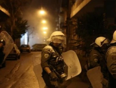 Ακροαριστερή οργάνωση ανέλαβε την ευθύνη για την επίθεση στα ΜΑΤ- Απειλές για «νέο Δεκέμβρη του 2008»
